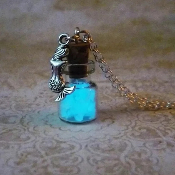Mermaid Dreams Necklace, NWOT - Picture 1 of 8